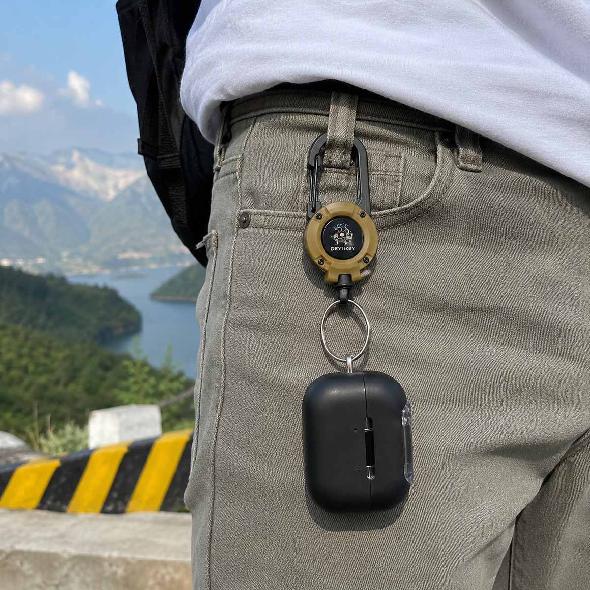 PullBack Locking Utility KeyChain